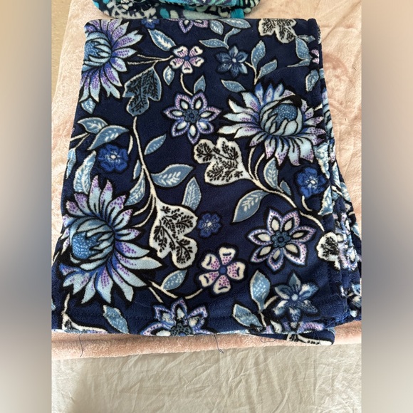 Tropics Tapestry Vera Bradley Blanket - Picture 1 of 1